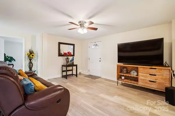 Kannapolis, NC 28083,712 Grace AVE