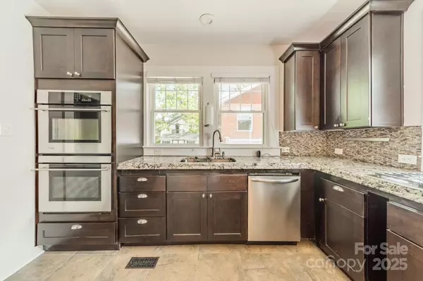 Statesville, NC 28677,822 W Front ST