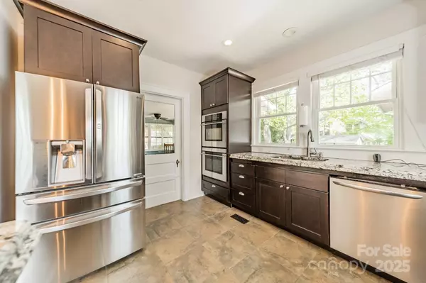 Statesville, NC 28677,822 W Front ST