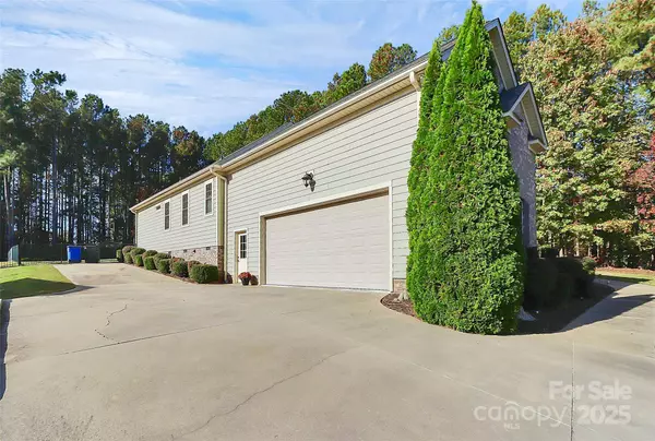 Mooresville, NC 28117,162 Kenway LOOP