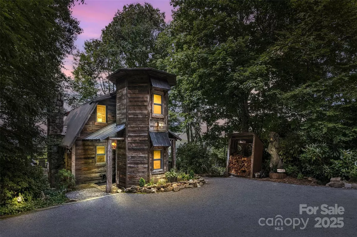 Maggie Valley, NC 28751,96 Evergreen Galax LN
