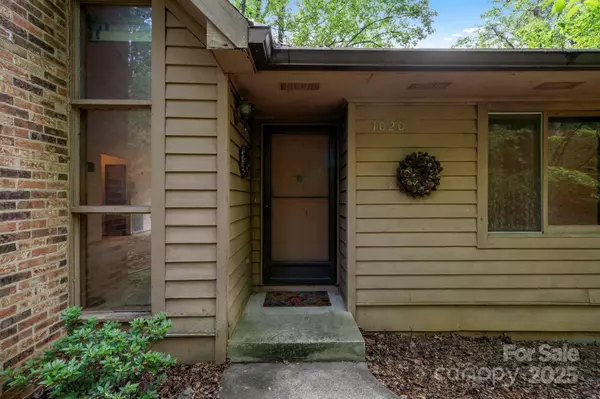 Tryon, NC 28782,1020 Vineyard RD