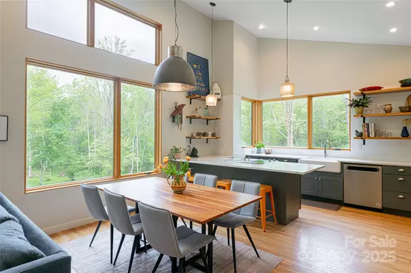 Asheville, NC 28805,2057 Riceville RD