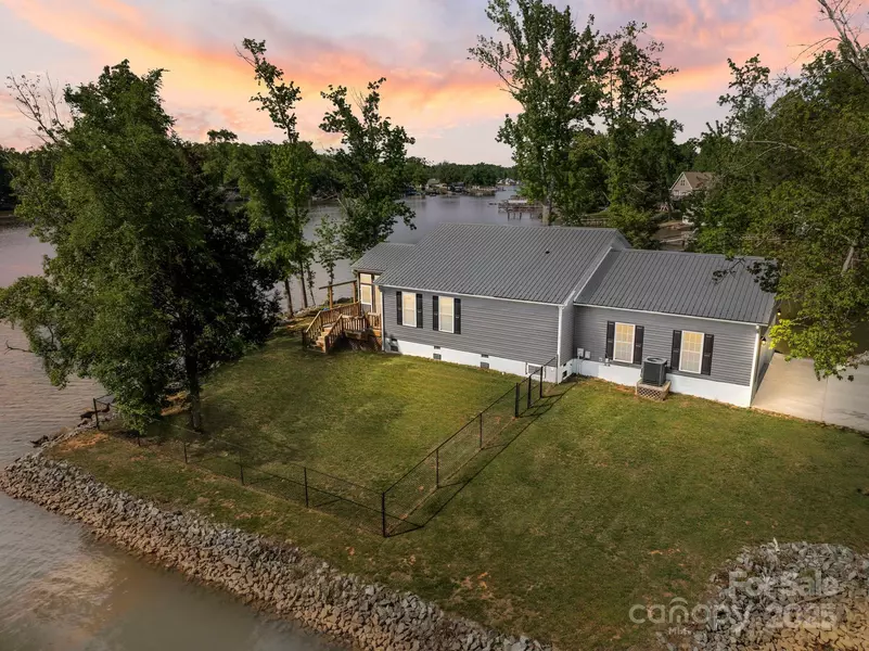 1724 Riverview RD, Lexington, NC 27292