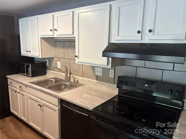 Charlotte, NC 28213,9325 Old Concord RD #D