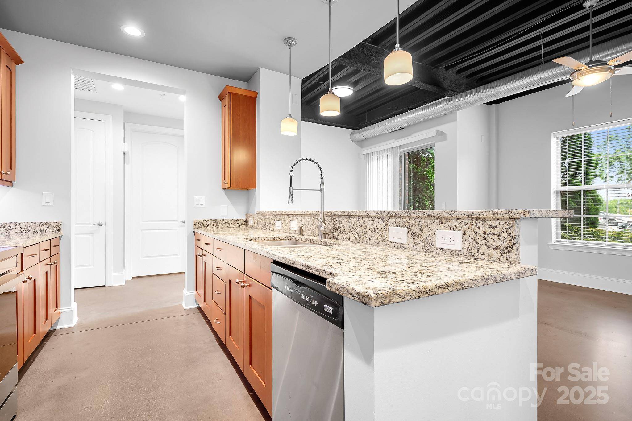 Charlotte, NC 28205,2338 Yadkin AVE #101