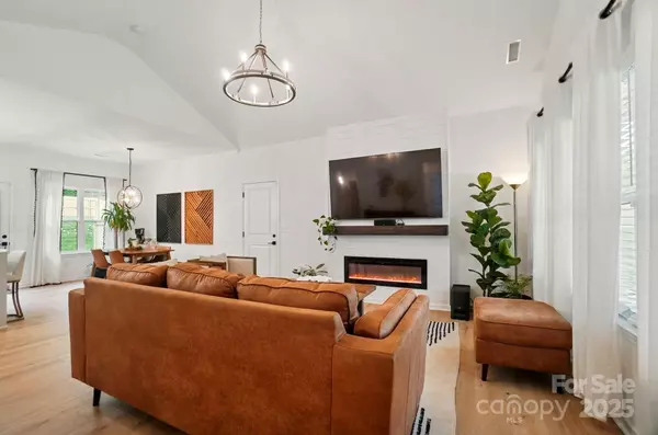 Mount Holly, NC 28120,1212 Mason WAY