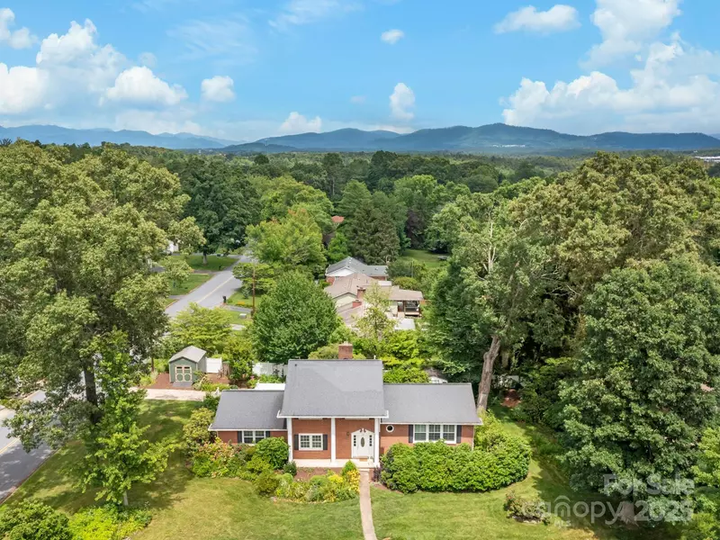 101 Bent Creek Ranch RD, Asheville, NC 28806