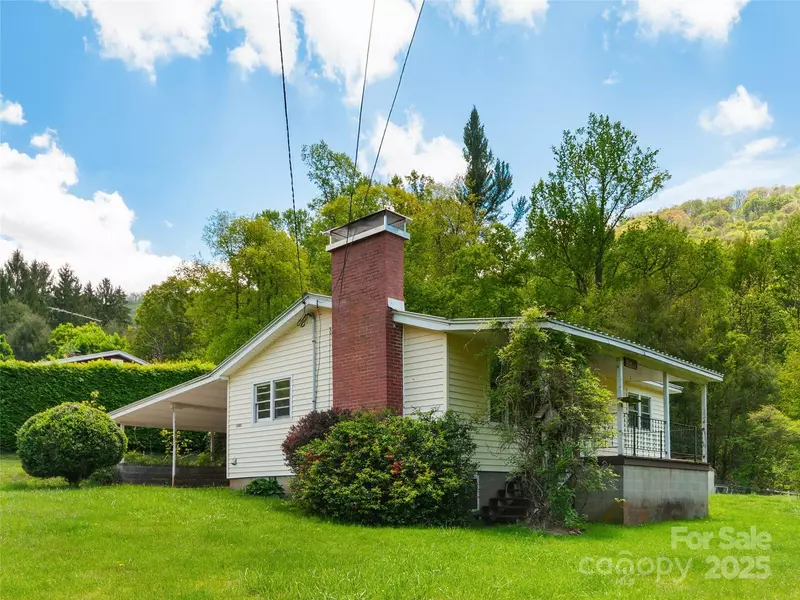 1446 Camp Branch RD, Waynesville, NC 28786