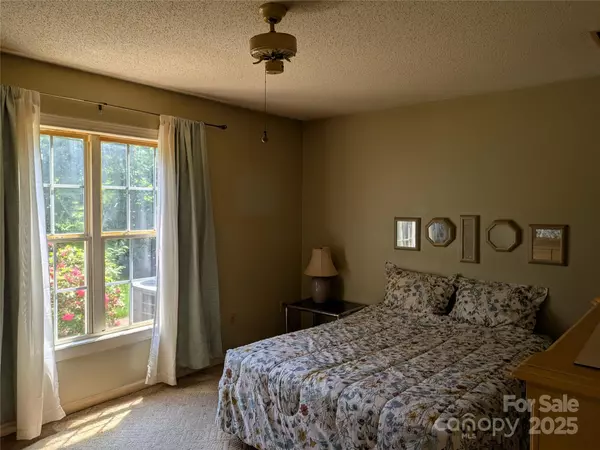 Conover, NC 28613,711 4th AVE SW #B3