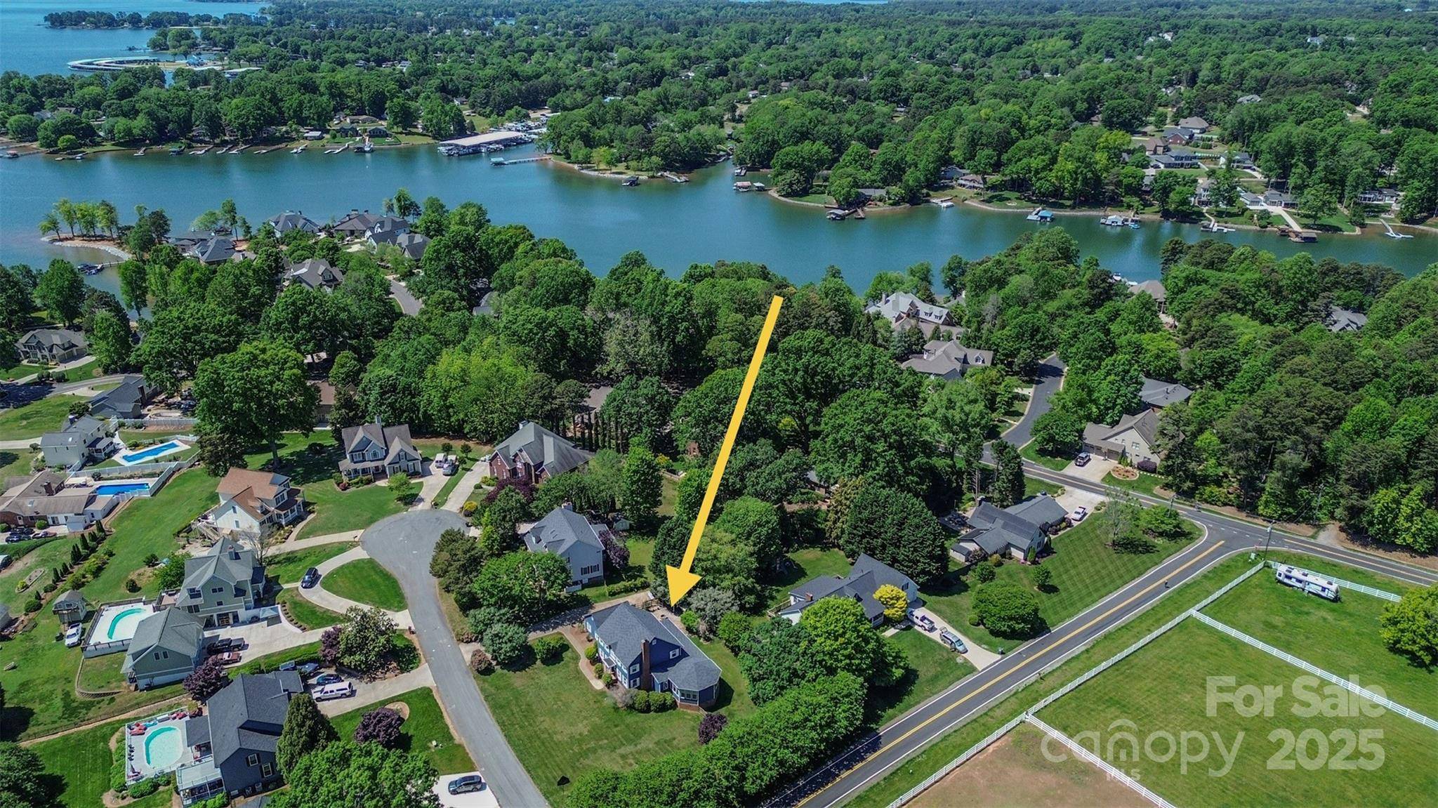 106 Chatworth LN, Mooresville, NC 28117