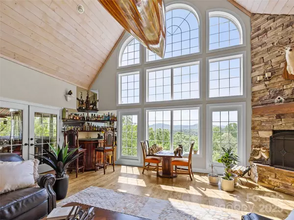 Zirconia, NC 28790,410 Lamp Post DR