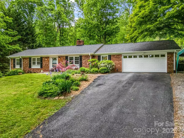 111 Rusty LN,  Hendersonville,  NC 28791