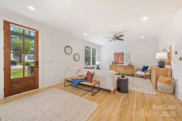 Charlotte, NC 28208,2117 Roslyn AVE