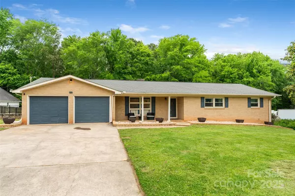 213 Lakeview DR, Harrisburg, NC 28075