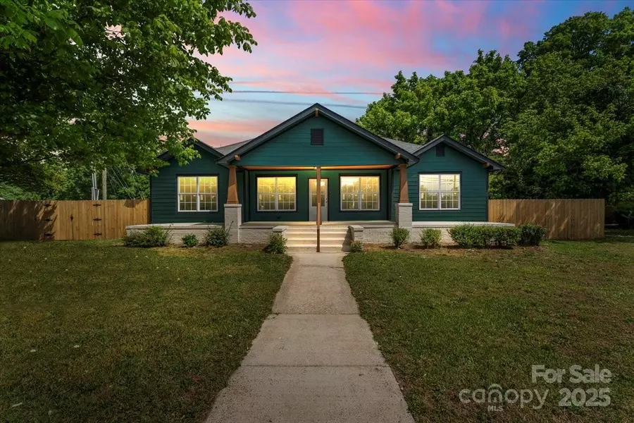 6034 Tuckaseegee RD, Charlotte, NC 28208