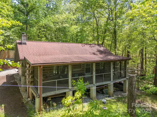 84 Bishop LN, Mill Spring, NC 28756