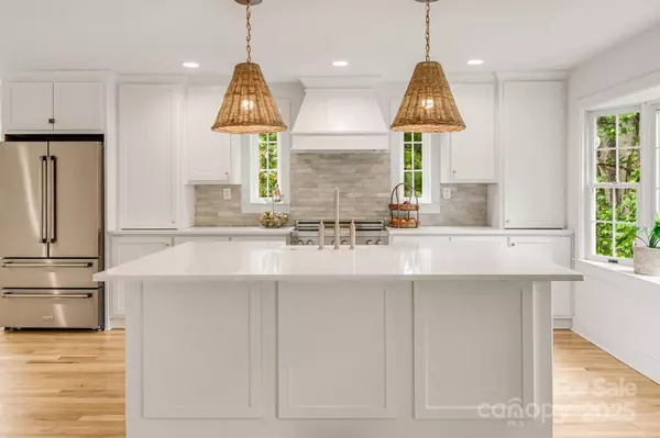 Asheville, NC 28803,92 Rose Hill RD