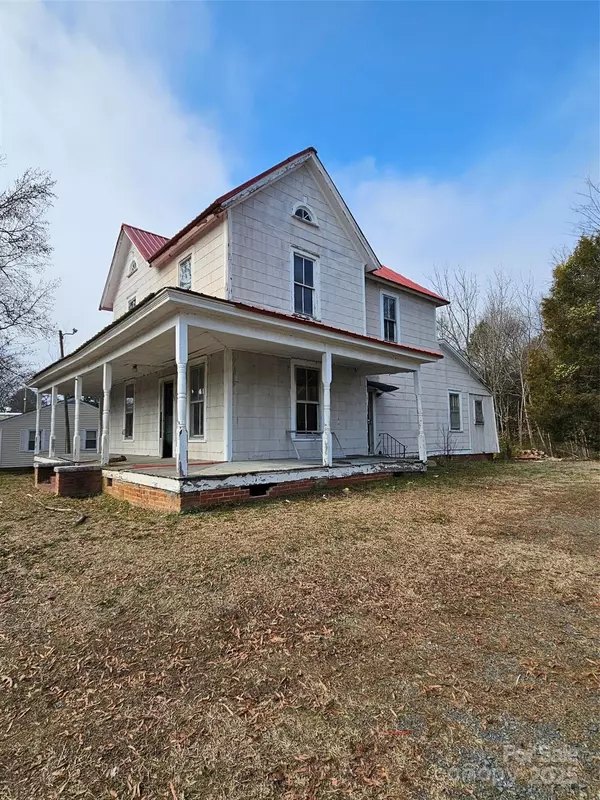 Mount Gilead, NC 27306,105 E Second AVE
