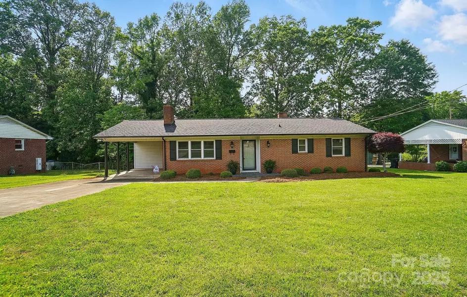 137 Burton Hills CIR, Gastonia, NC 28054