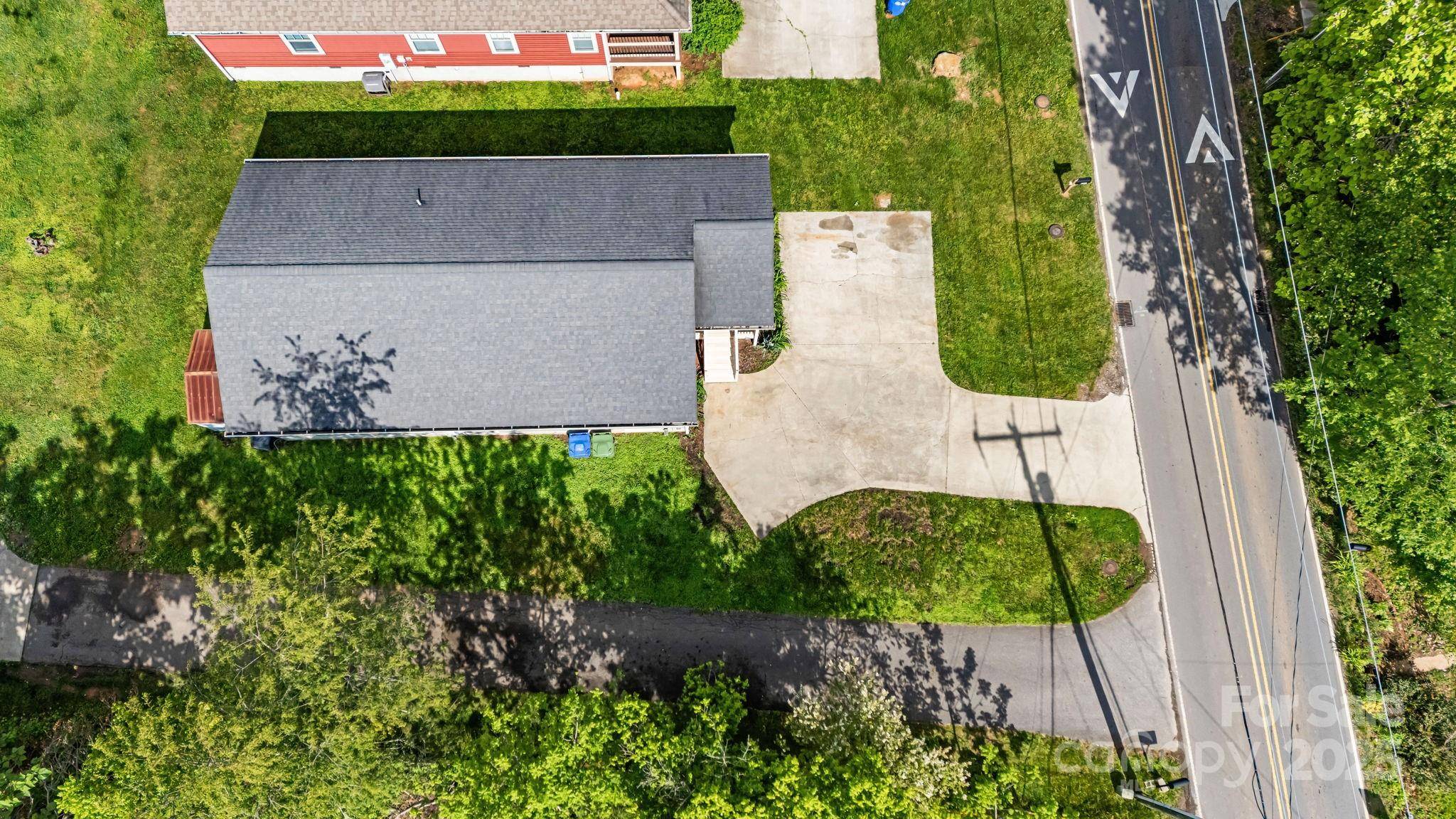 Asheville, NC 28806,302 Hazel Mill RD