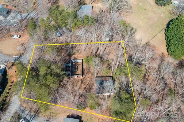 125 Mallard, DR, Columbus, NC 28722