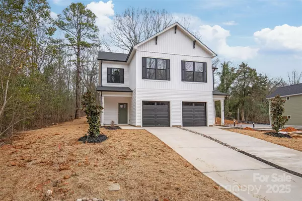 2813 New Pineola RD, Charlotte, NC 28208