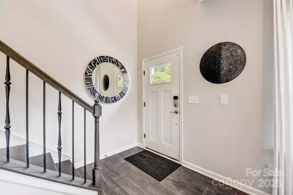 Davidson, NC 28036,747 Hoke LN