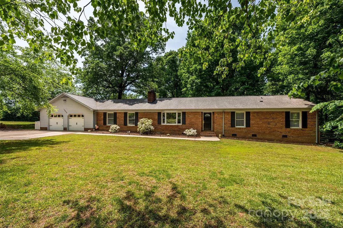 Huntersville, NC 28078,13030 Mayes RD