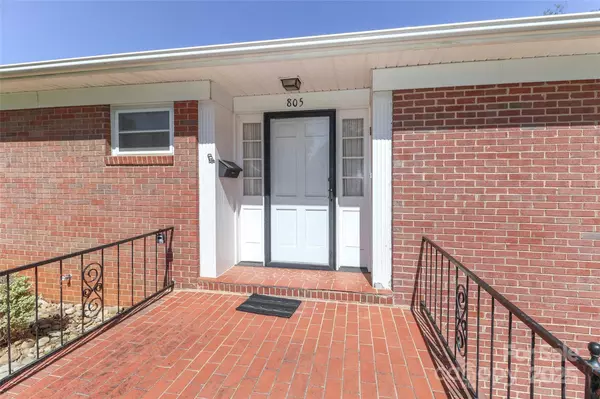 Statesville, NC 28677,805 Waverly PL #16