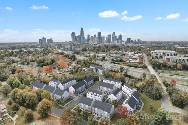 2013 Clarksdale DR #38, Charlotte, NC 28206