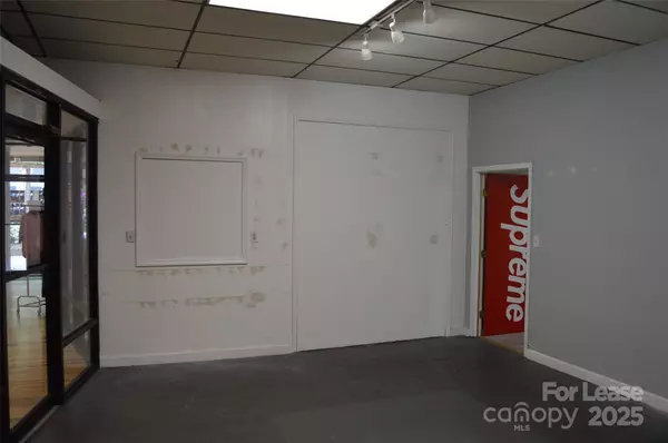 Statesville, NC 28677,111 S Center ST