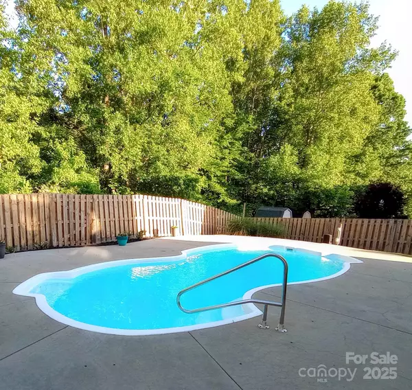 136 Elba DR, Mooresville, NC 28115