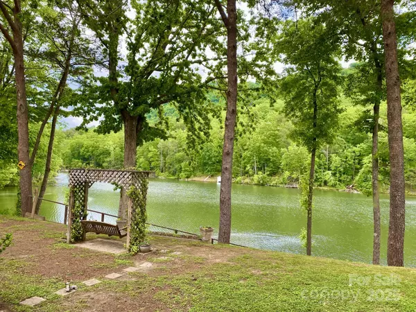 Lake Lure, NC 28746,118 W Lake DR N #205
