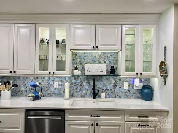 118 W Lake DR N #205, Lake Lure, NC 28746