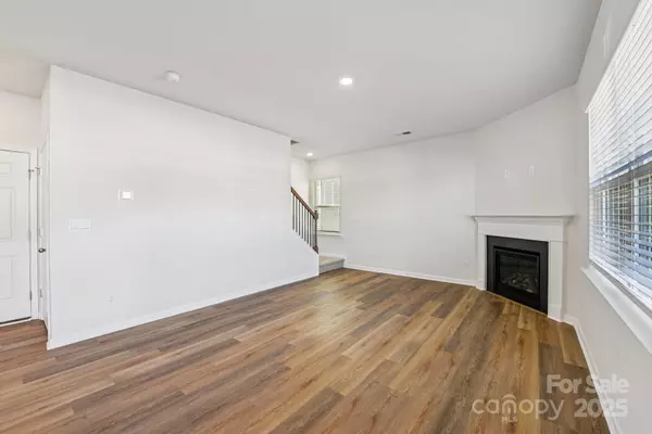 Statesville, NC 28677,137 Meadow View DR