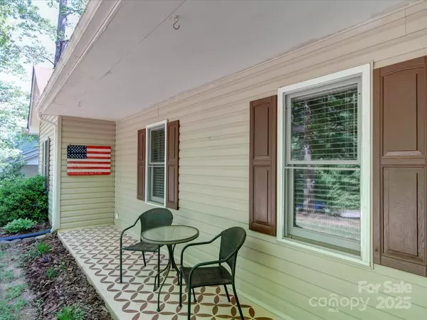 Statesville, NC 28625,145 Woodview DR