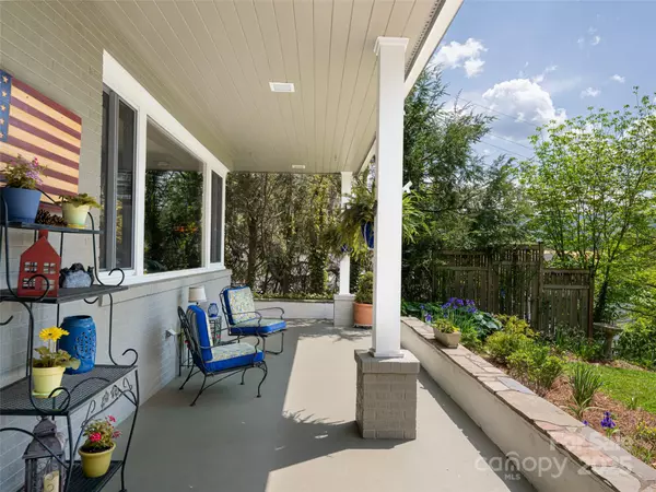 Waynesville, NC 28786,165 Country Club DR