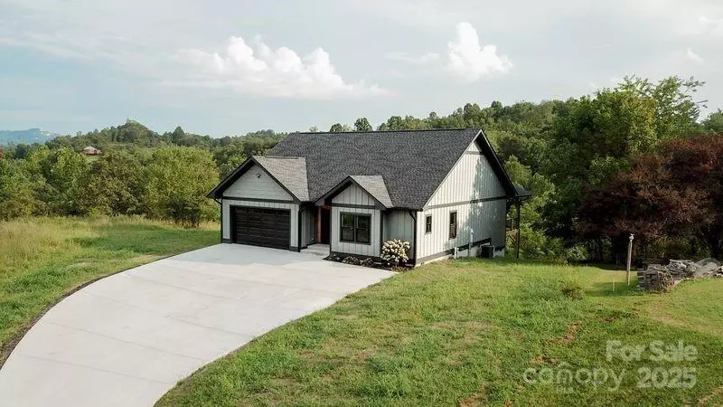 15 Woodchuck CV, Alexander, NC 28701