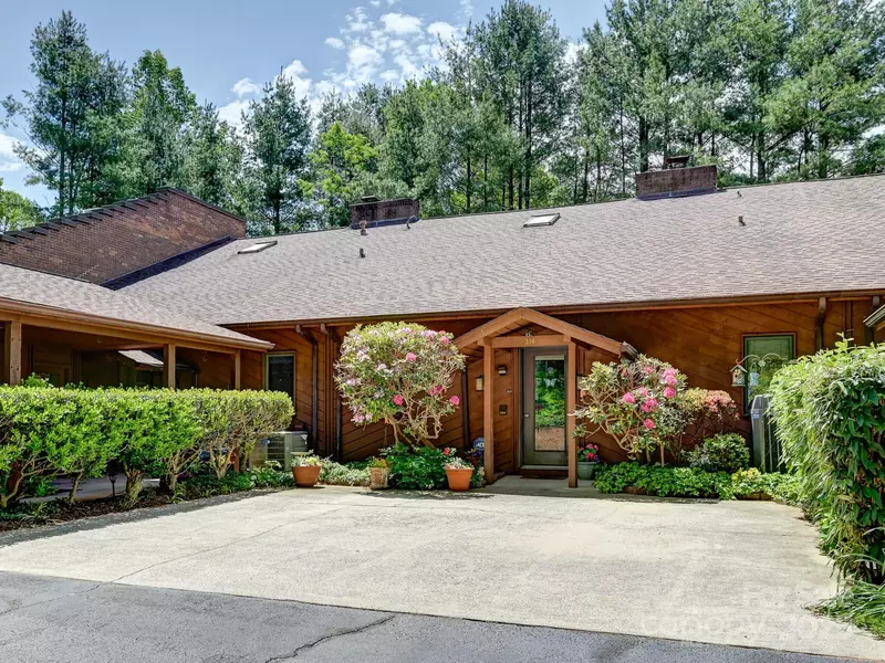 306 Woodfield DR, Asheville, NC 28803
