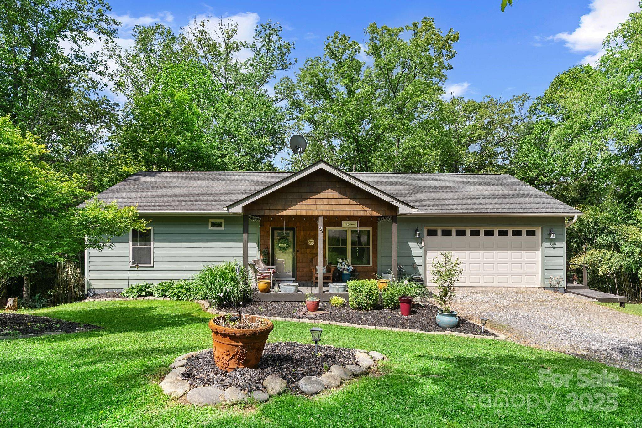 34 Grandview CT, Asheville, NC 28806
