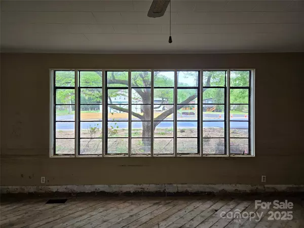 Old Fort, NC 28762,203 Catawba AVE
