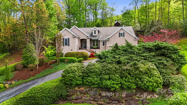 14 Larue CT, Biltmore Lake, NC 28715