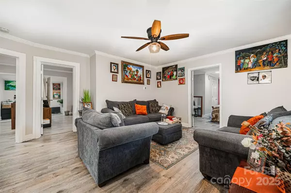 Gastonia, NC 28052,1406 W Walnut AVE