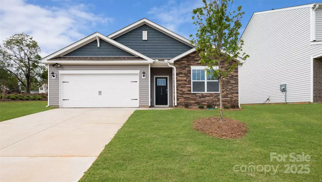 16 Shorthorn RD, Fletcher, NC 28732