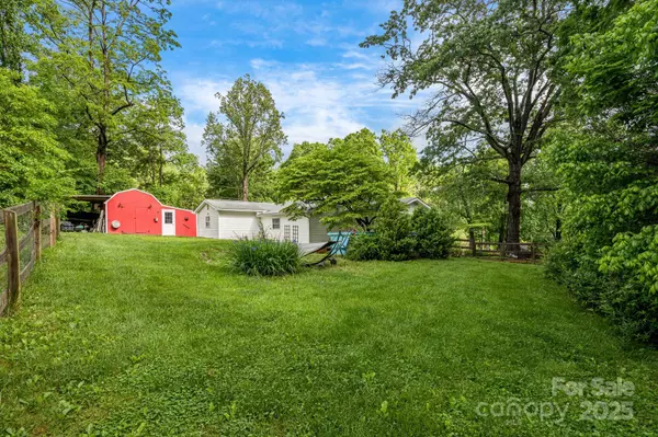 Hendersonville, NC 28791,245 Ashmore AVE