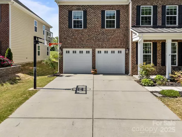 Davidson, NC 28036,9871 Travertine TRL