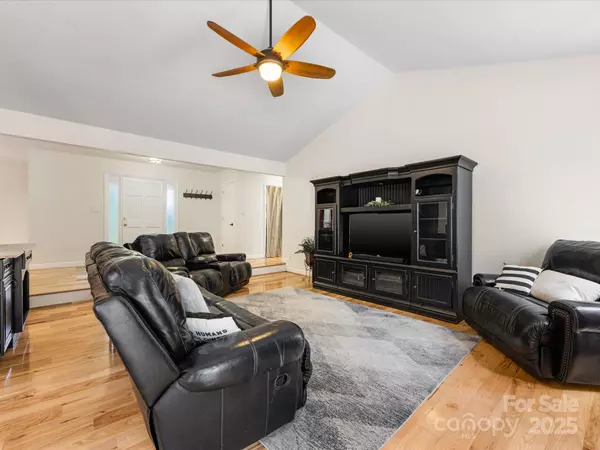 Charlotte, NC 28278,17501 Youngblood RD