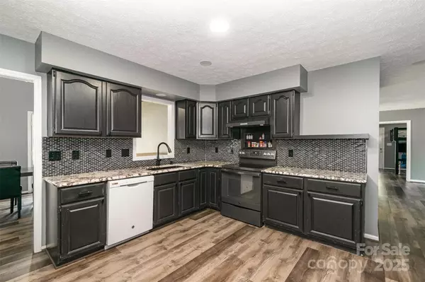 Mooresville, NC 28115,131 Scotland DR