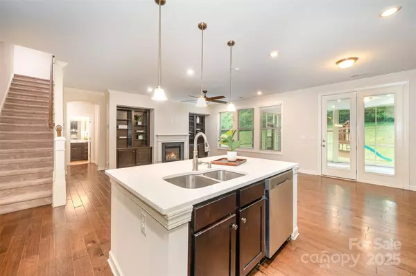 Harrisburg, NC 28075,8268 Breton WAY